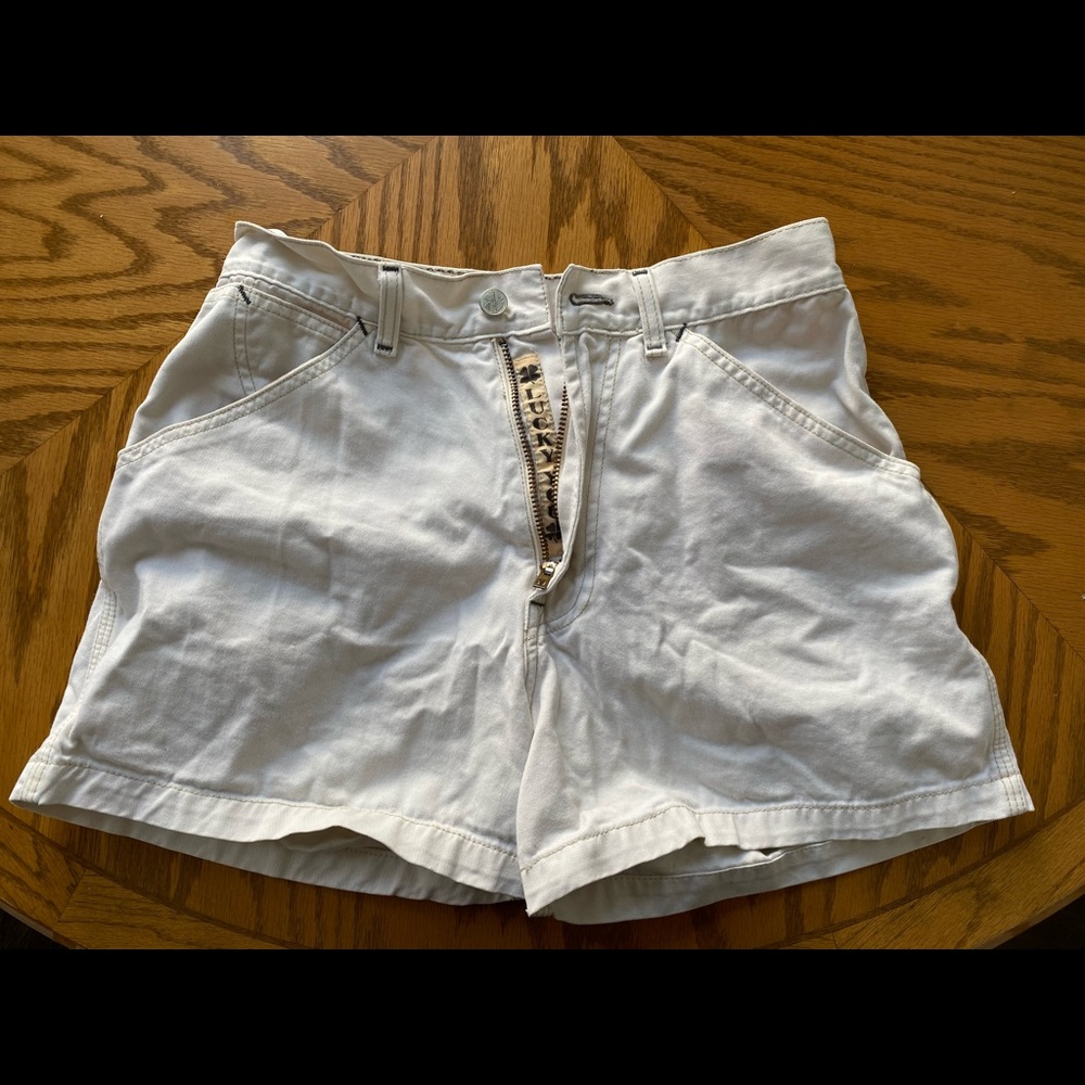 LEVIS SHORTS!!